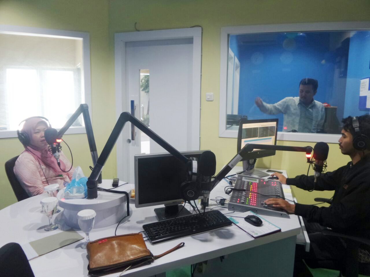Talkshow Interaktive Radio Kesehatan Kementerian Kesehatan RI seputar TBC